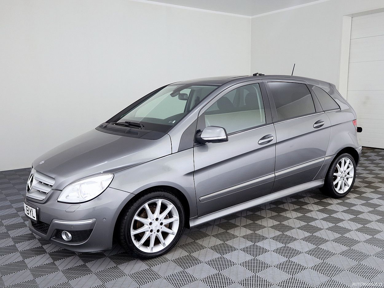 Mercedes-Benz | 1