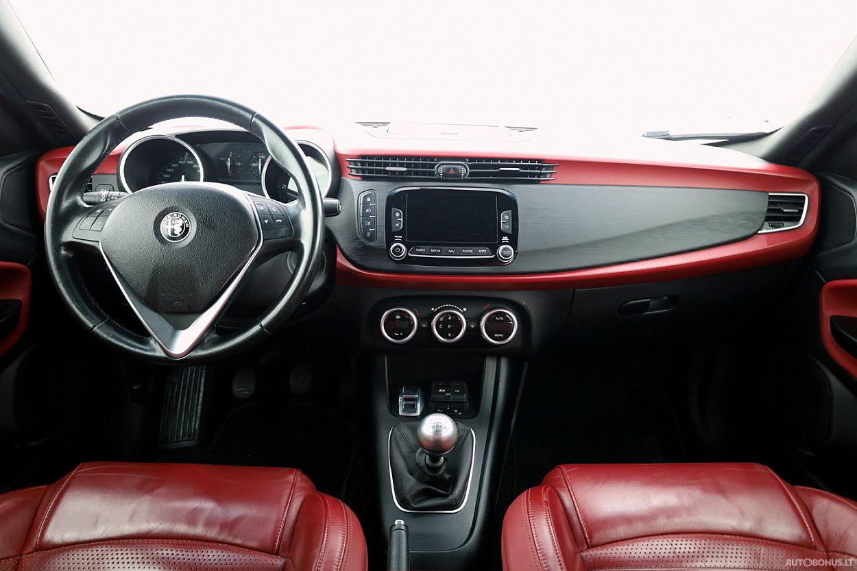 Alfa Romeo | 4