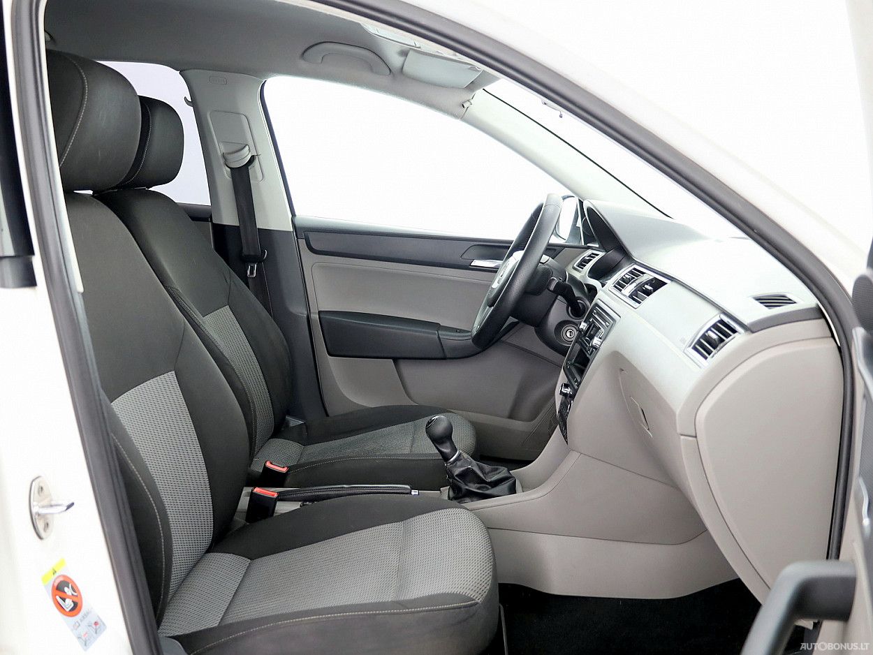 Seat | 5