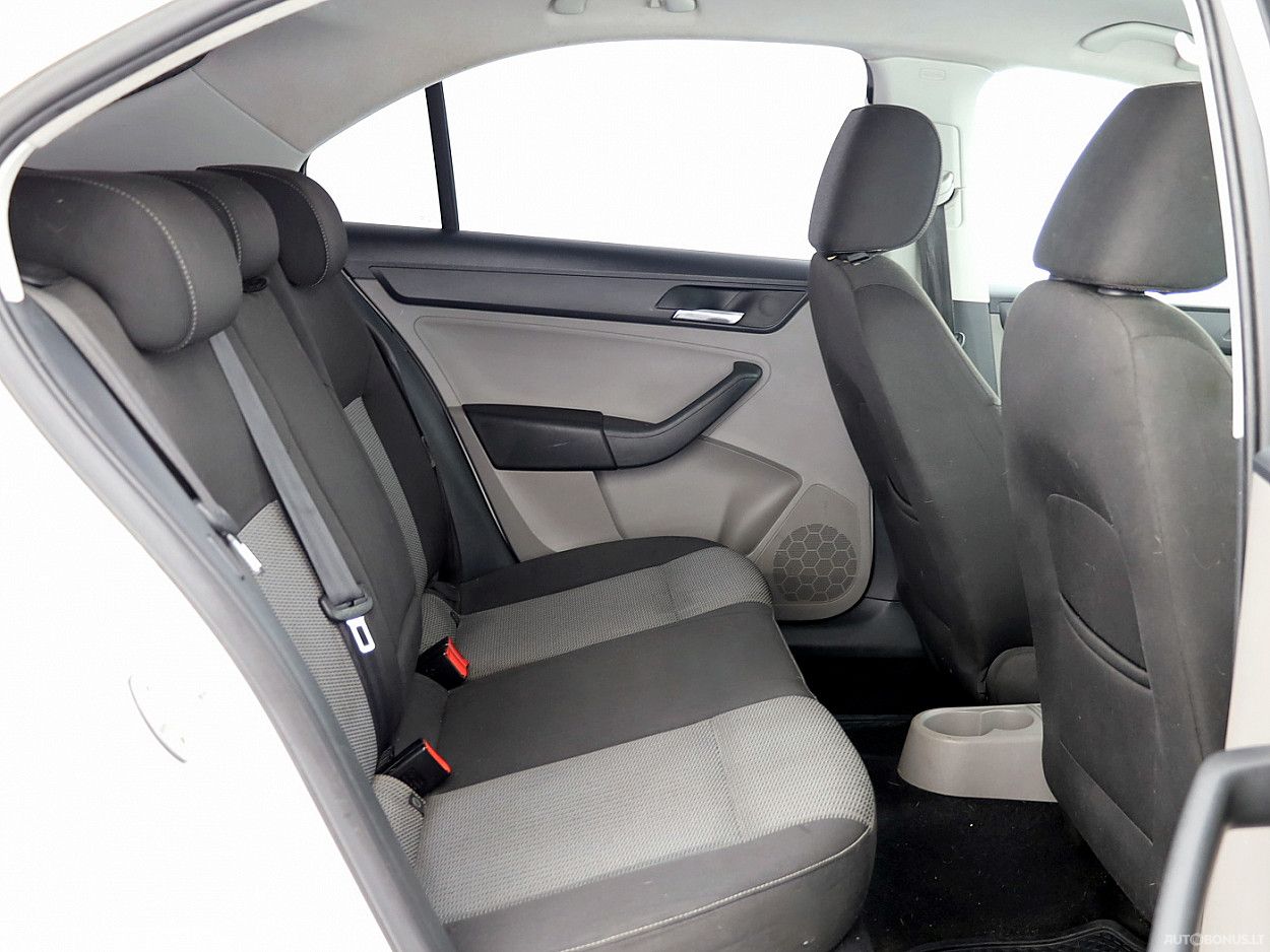 Seat | 6
