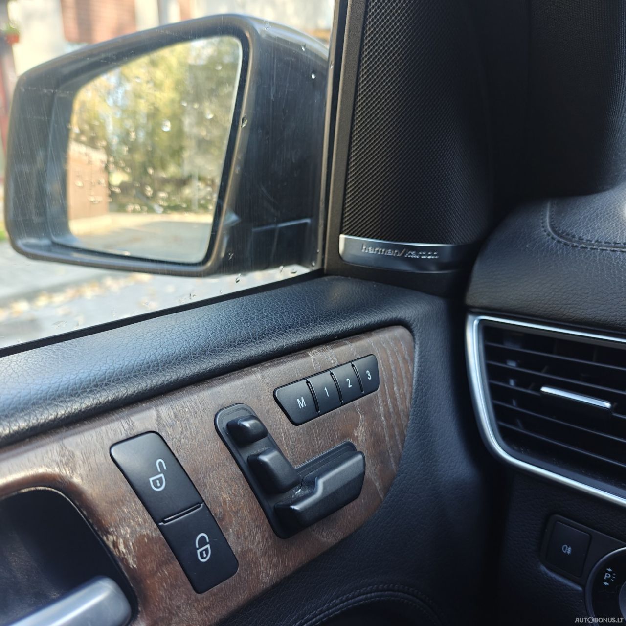 Mercedes-Benz ML350 | 10