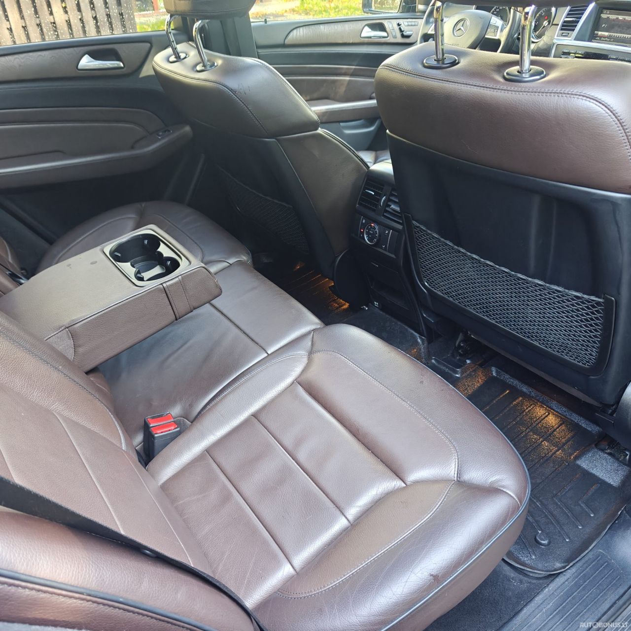 Mercedes-Benz ML350 | 8