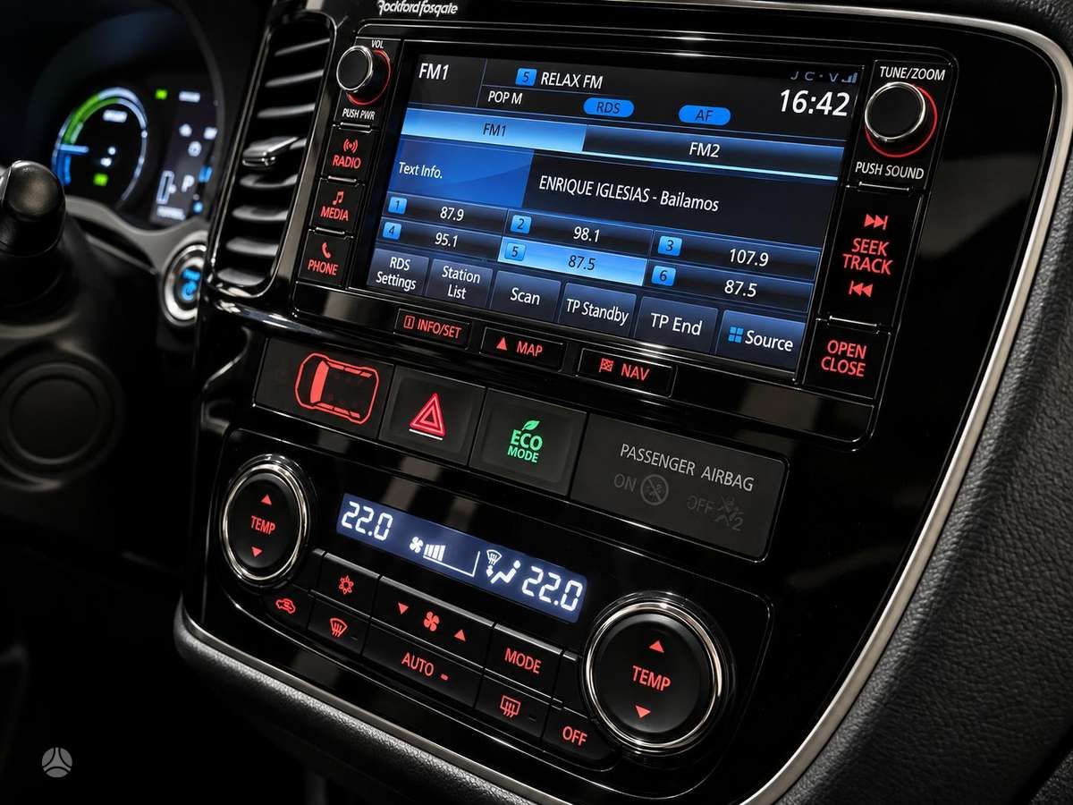 Mitsubishi Outlander | 3