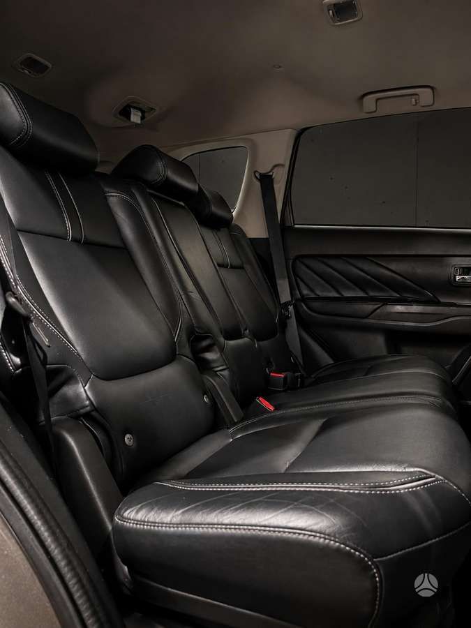 Mitsubishi Outlander | 10