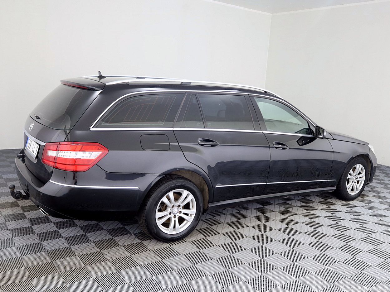 Mercedes-Benz | 2