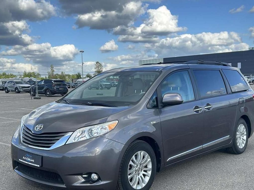 Toyota Sienna | 1