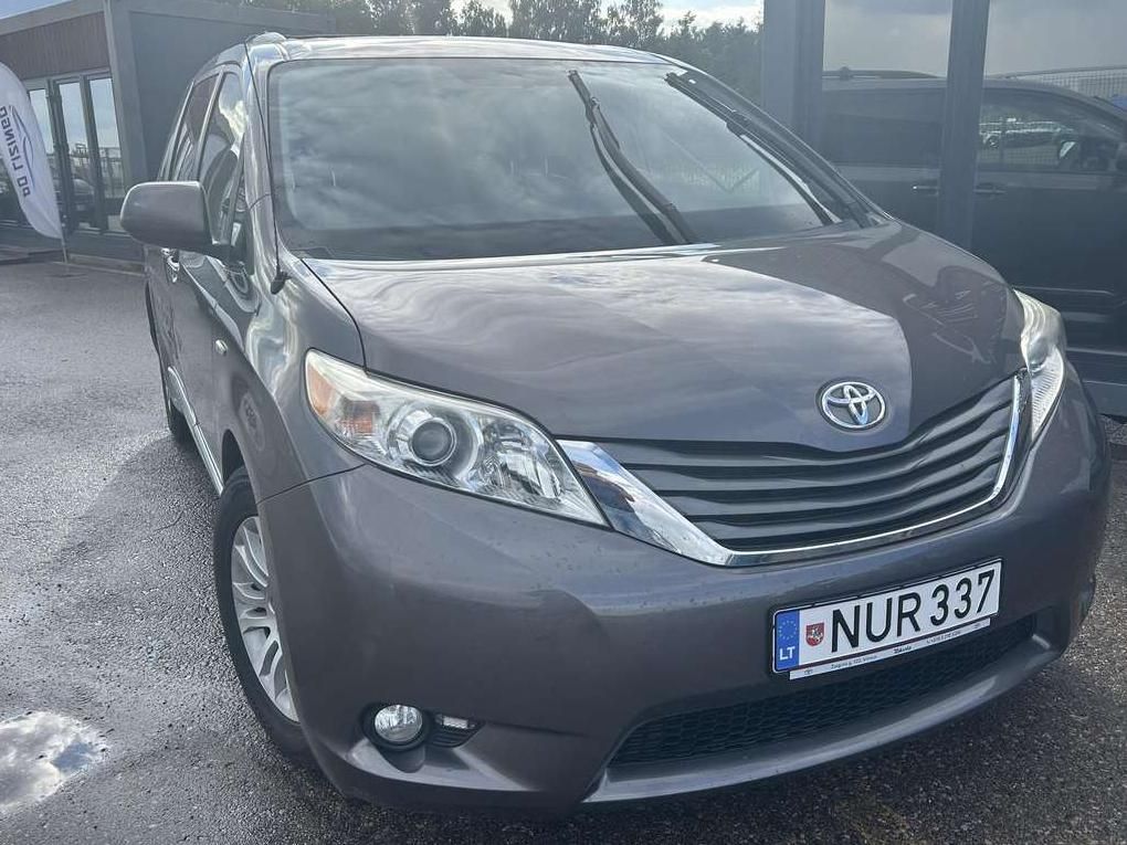Toyota Sienna | 25