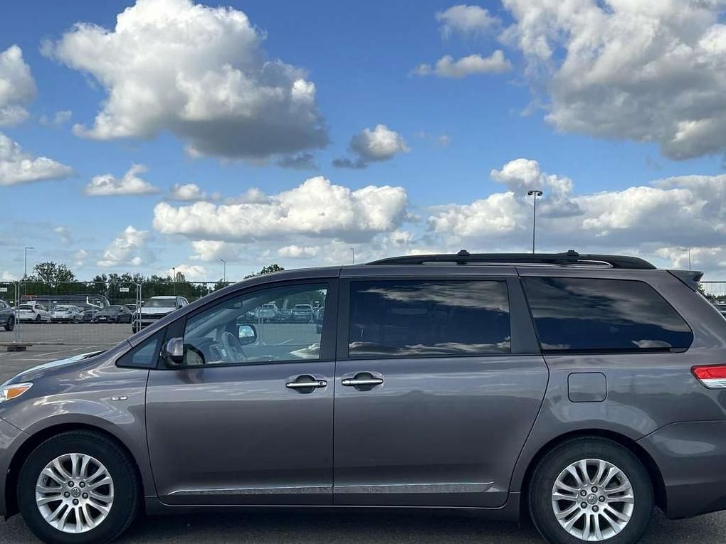 Toyota Sienna | 13