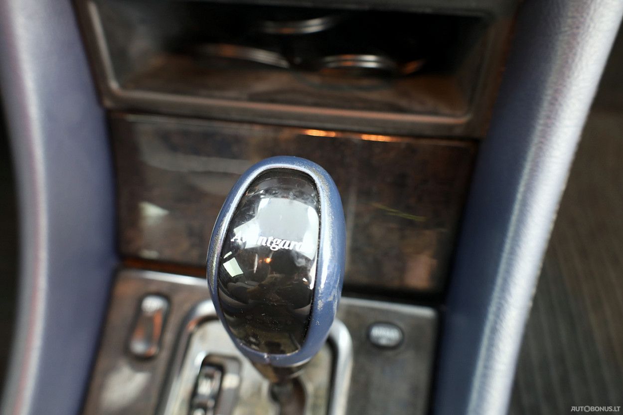 Mercedes-Benz | 8