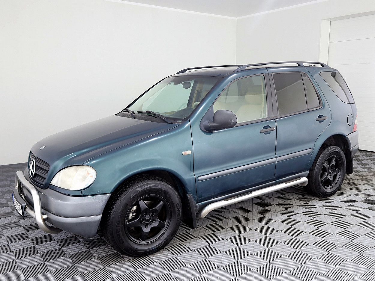 Mercedes-Benz | 1