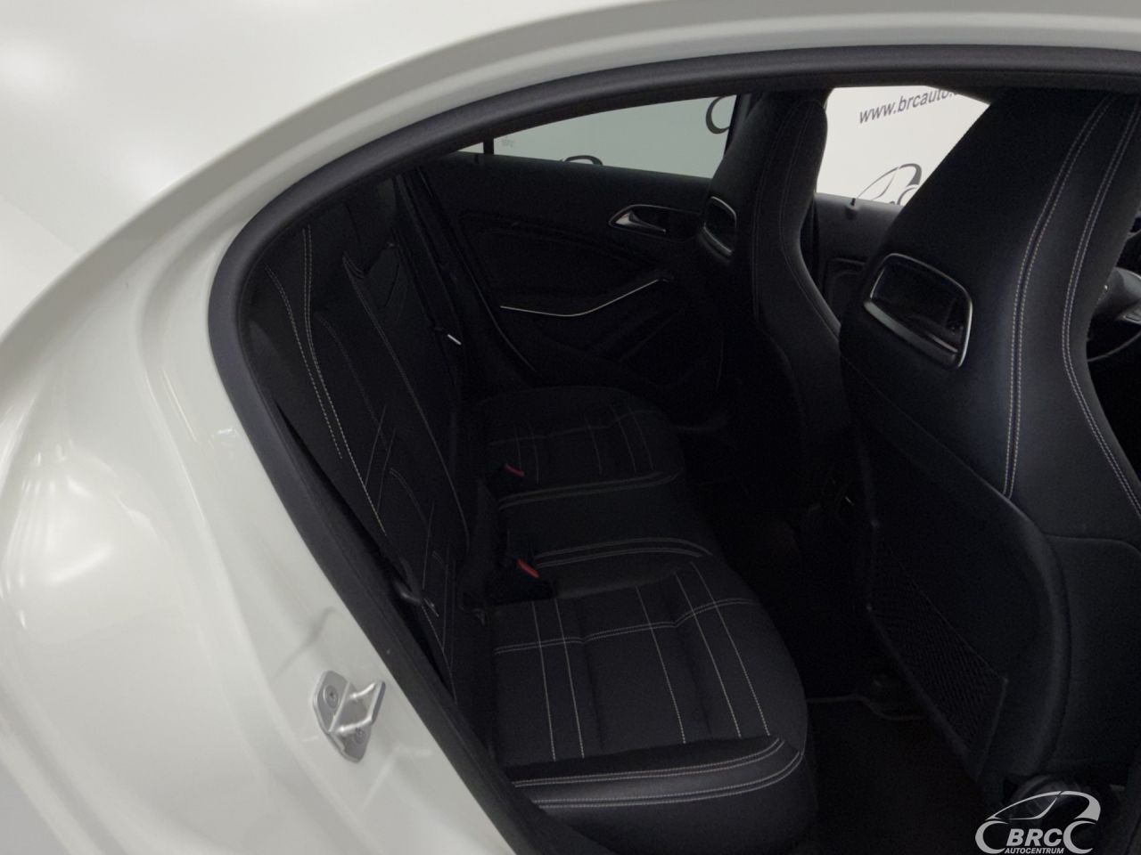 Mercedes-Benz A220 | 10