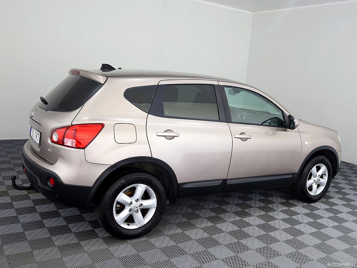 Nissan | 2