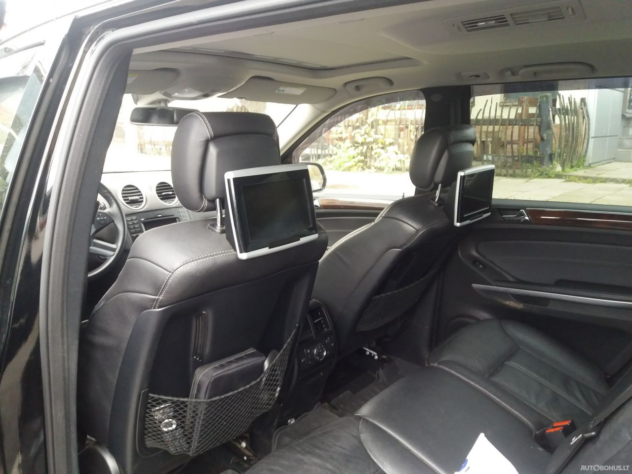 Mercedes-Benz GL550 | 5