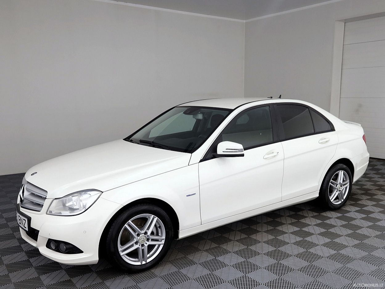 Mercedes-Benz | 1