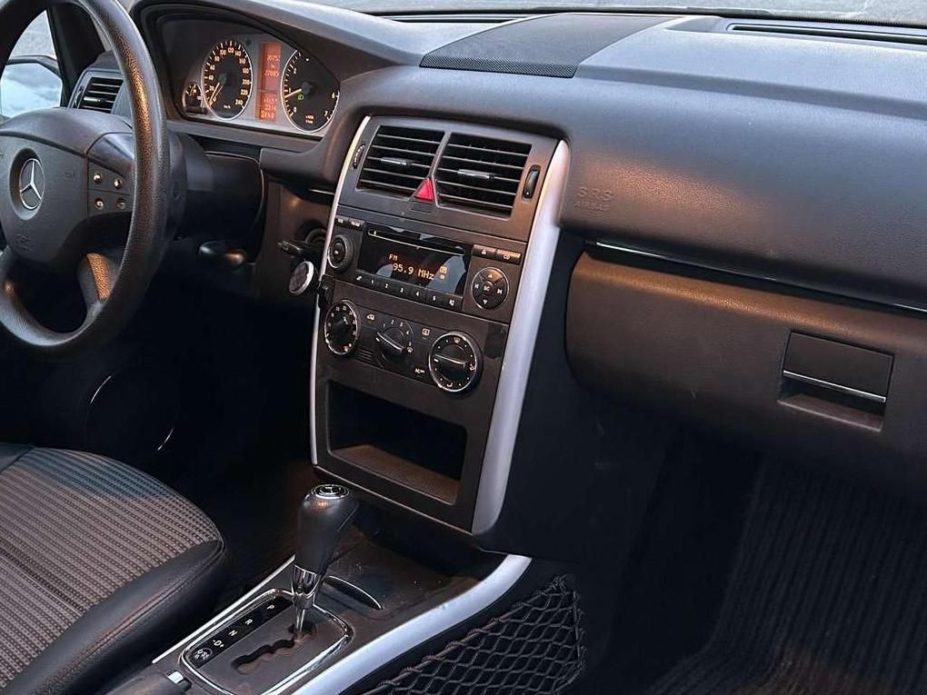 Mercedes-Benz B200 | 17