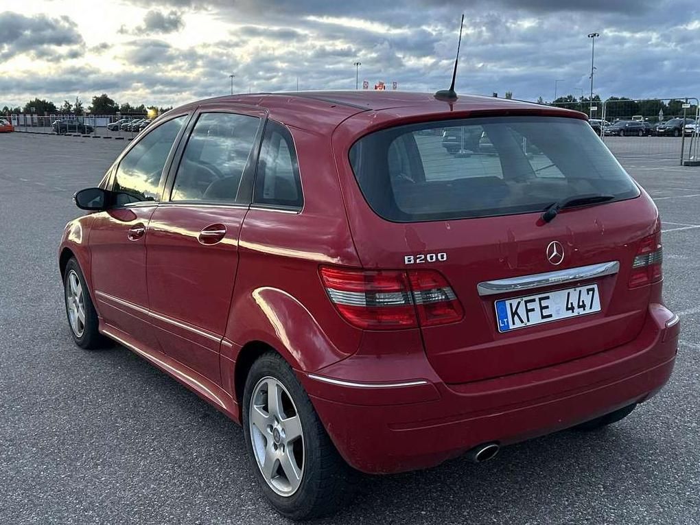 Mercedes-Benz B200 | 4