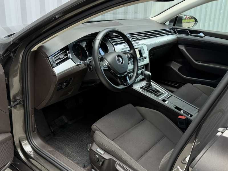 Volkswagen Passat | 12