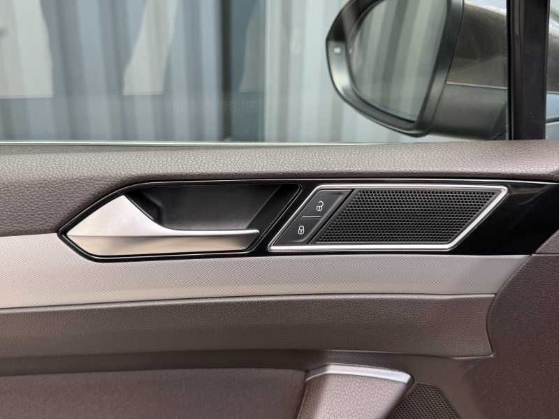 Volkswagen Passat | 25