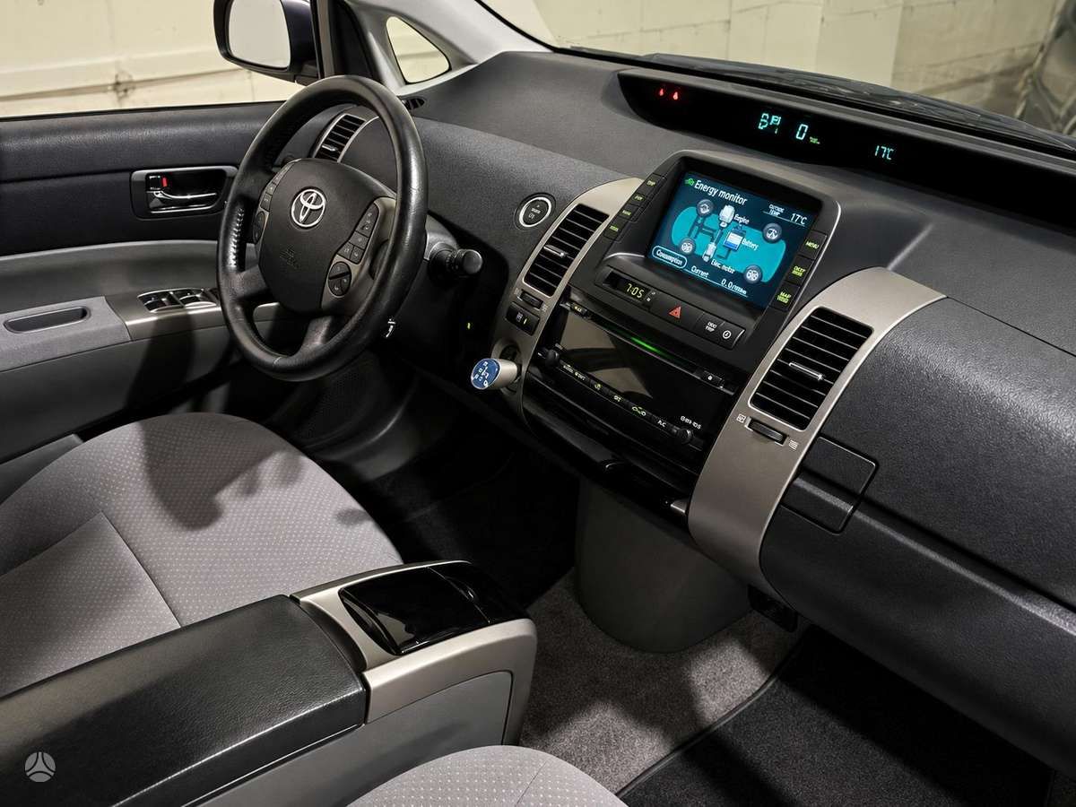Toyota Prius | 3
