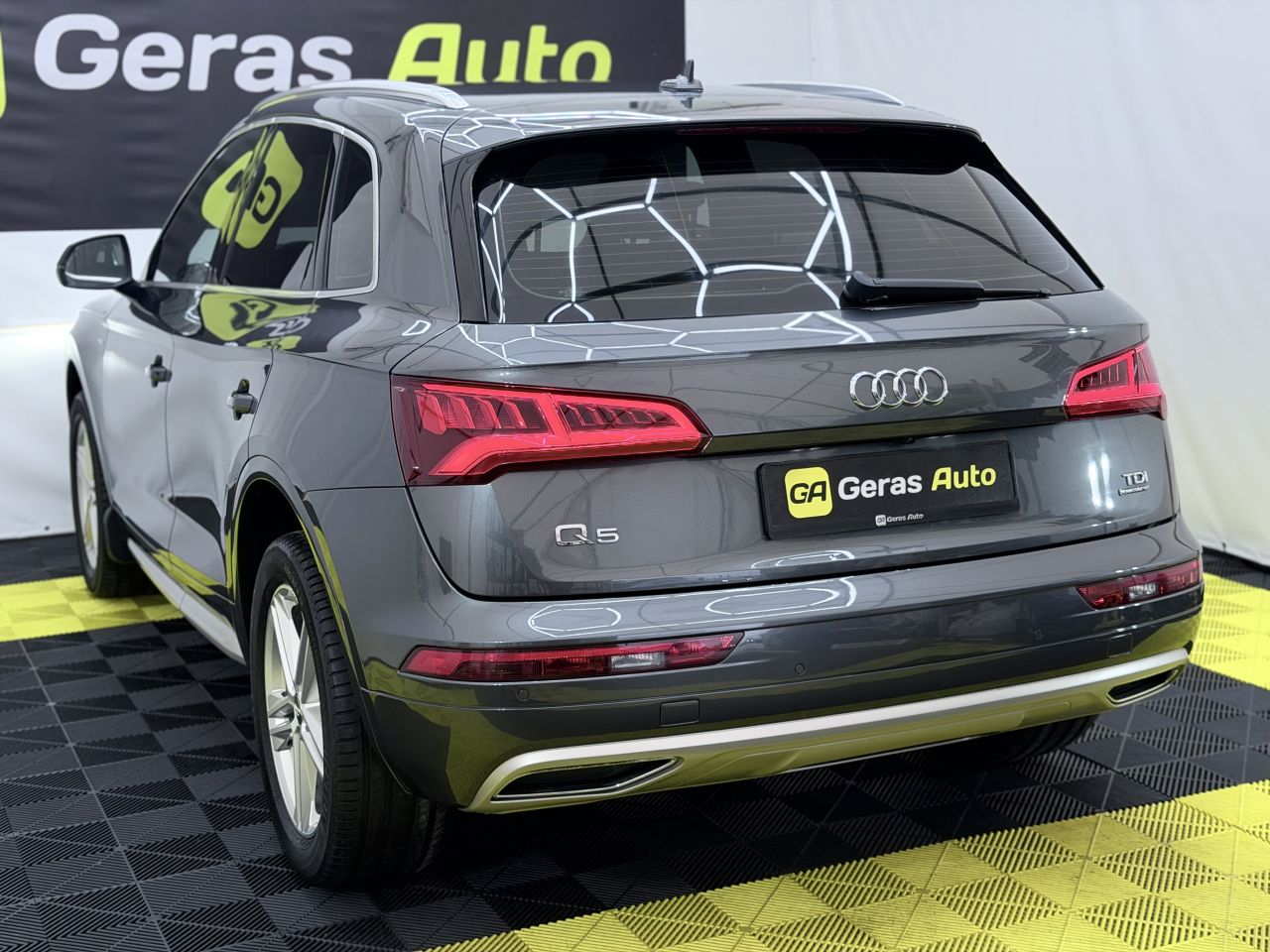 Audi Q5 | 5
