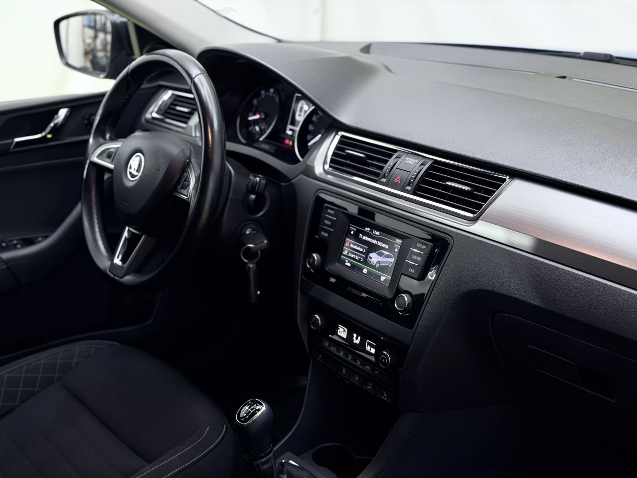 Skoda Rapid | 14