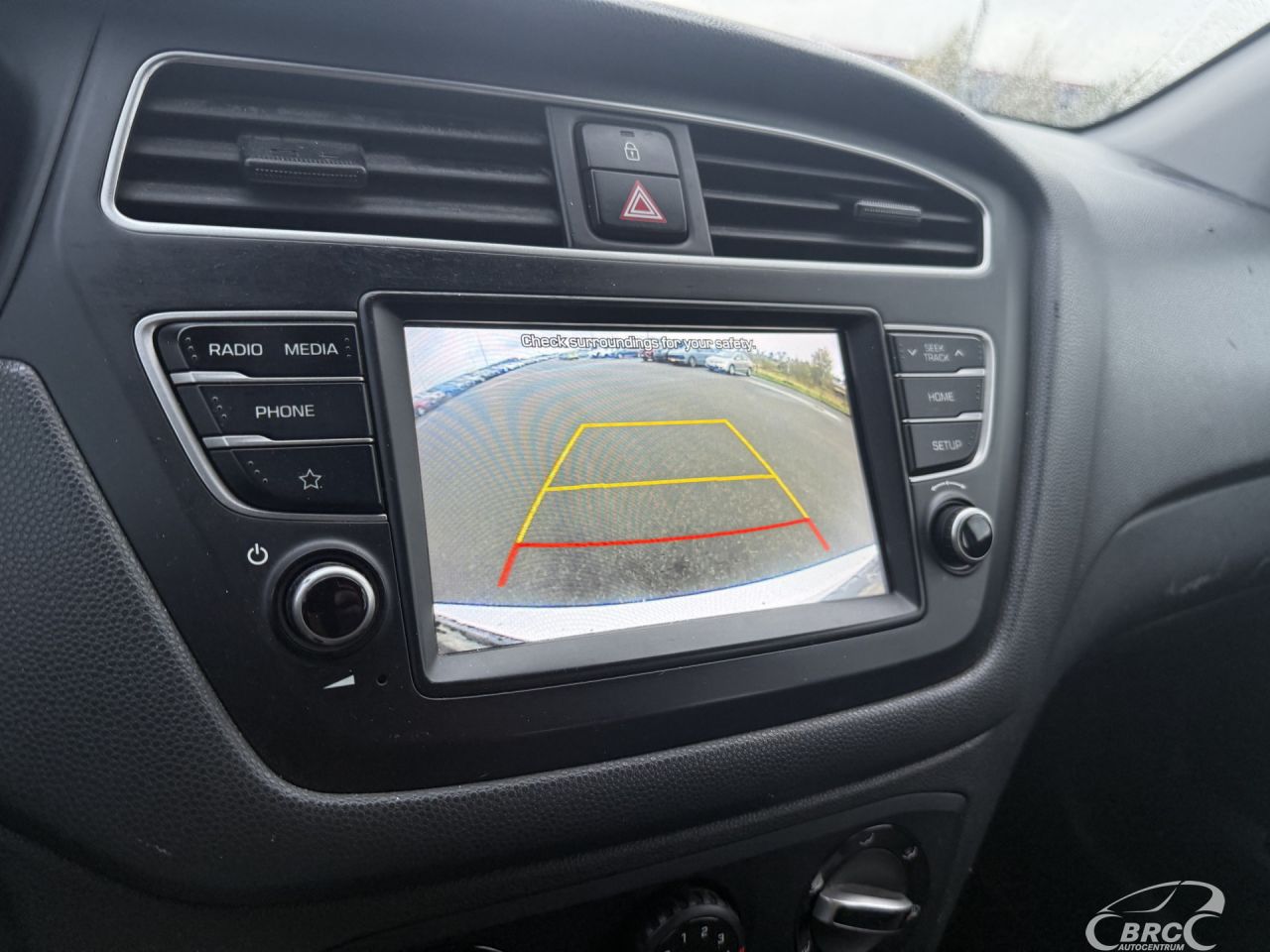 Hyundai i20 | 12