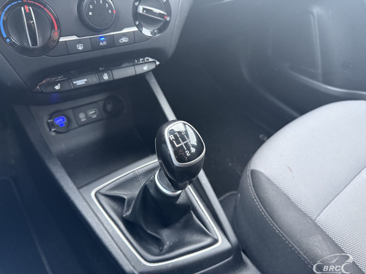 Hyundai i20 | 15