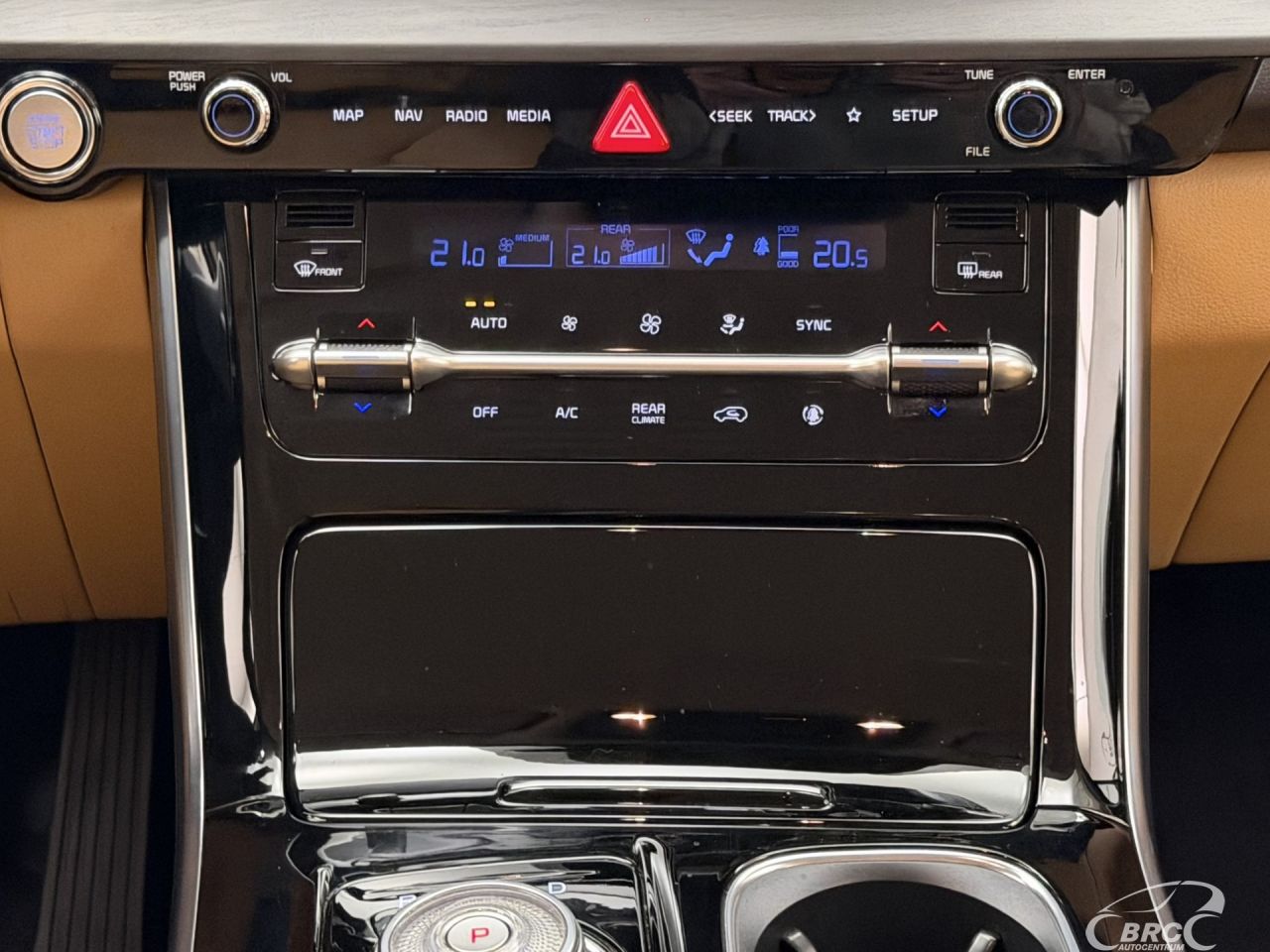 Kia Carnival | 18