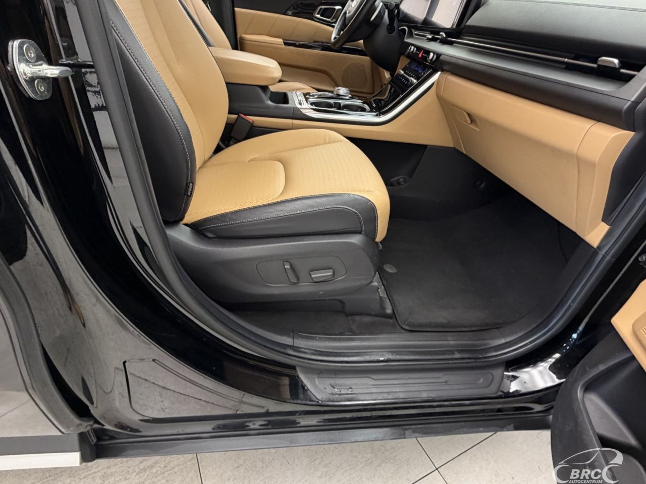 Kia Carnival | 5
