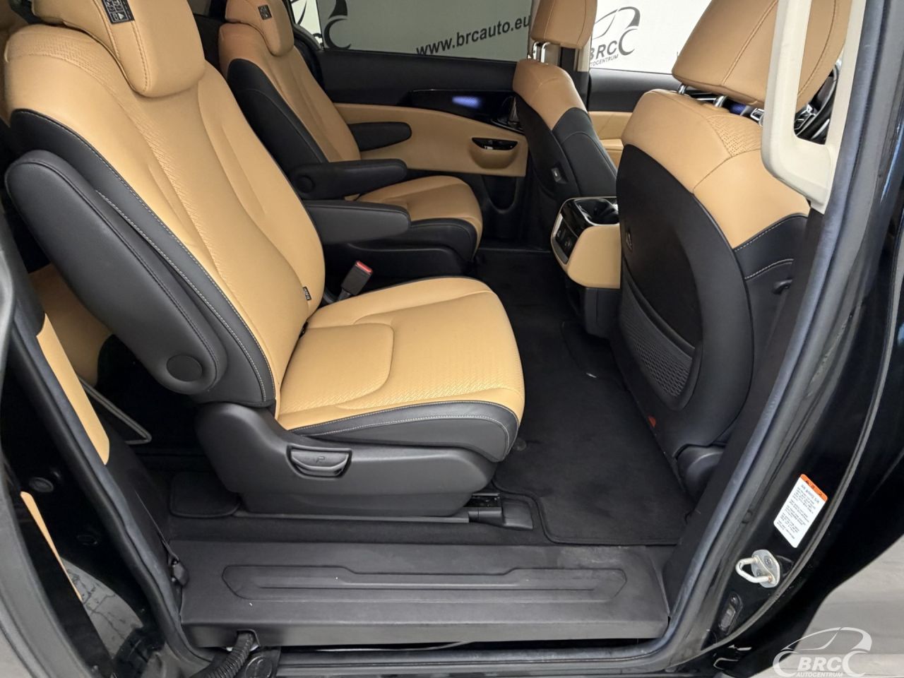 Kia Carnival | 14