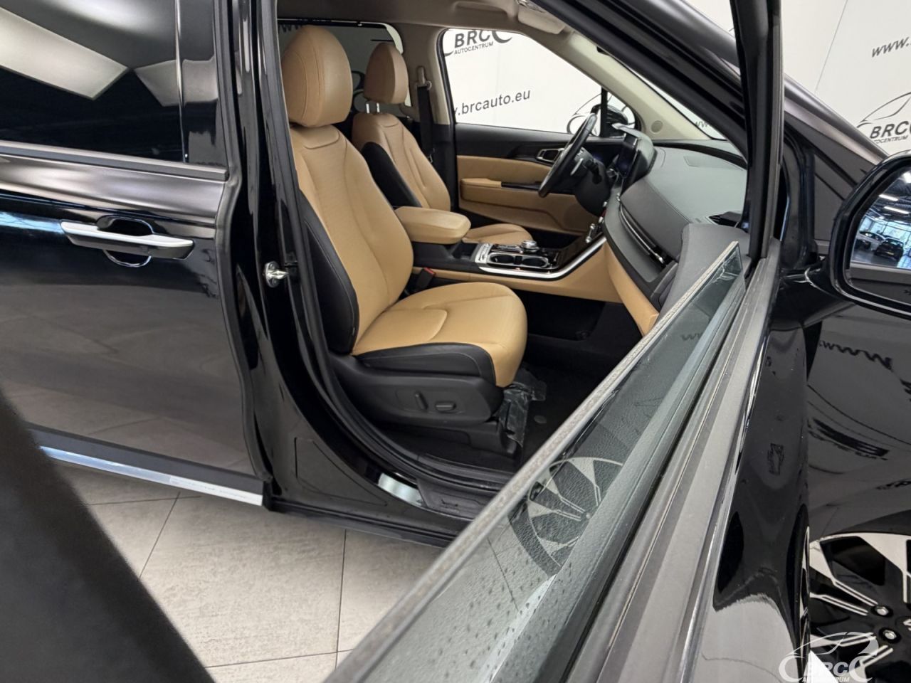 Kia Carnival | 8