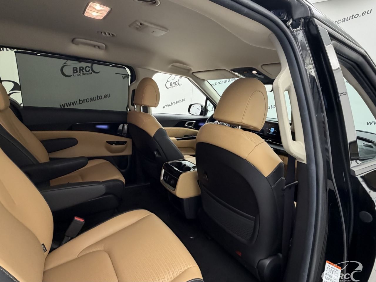 Kia Carnival | 13
