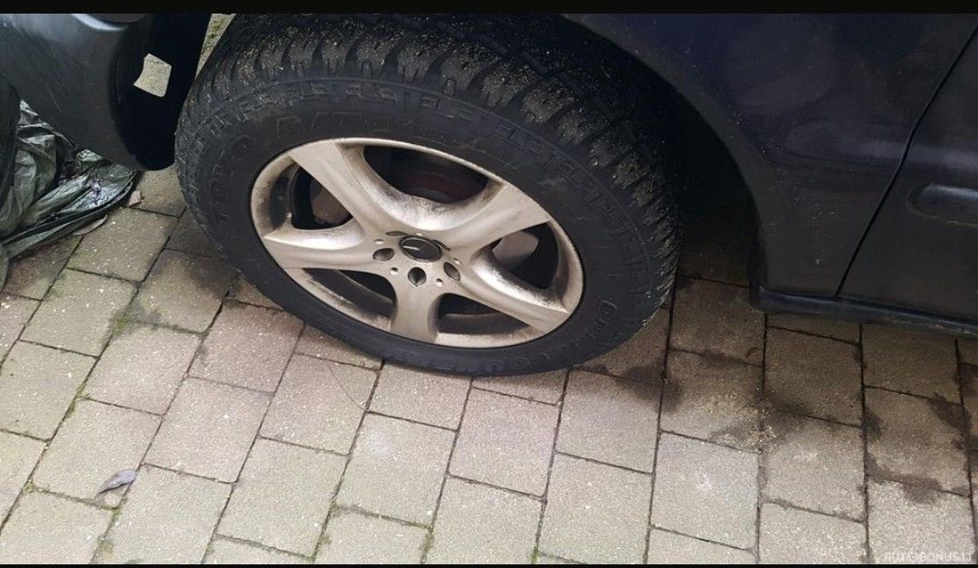 Mercedes-Benz ML500 | 8