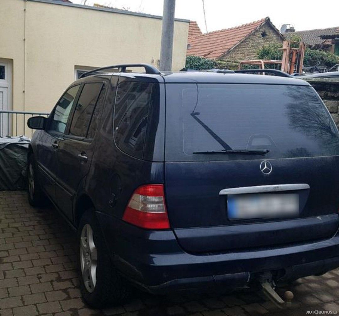 Mercedes-Benz ML500 | 3