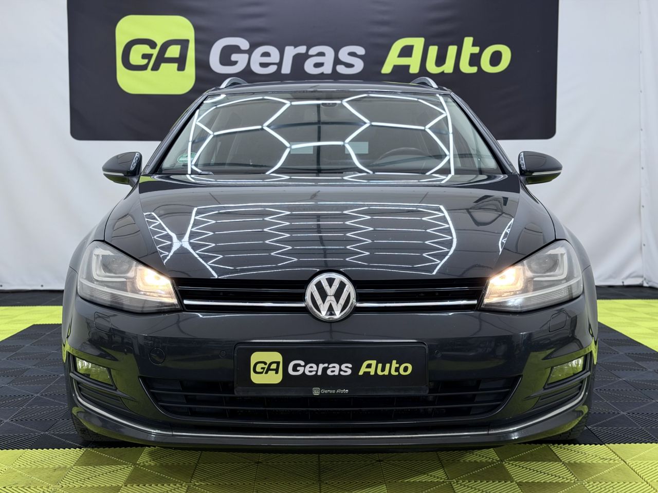 Volkswagen Golf | 1