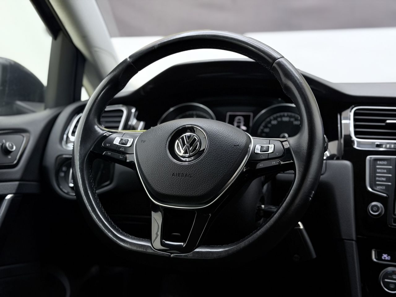 Volkswagen Golf | 17