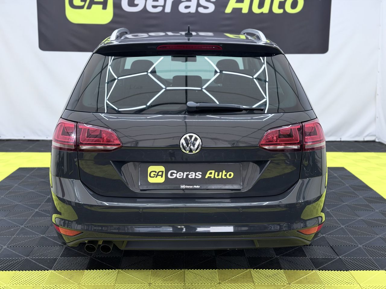 Volkswagen Golf | 4