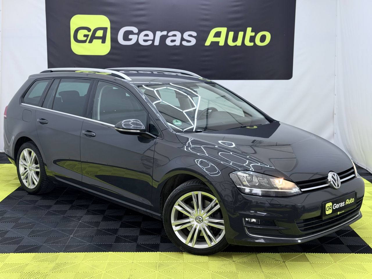 Volkswagen Golf | 2