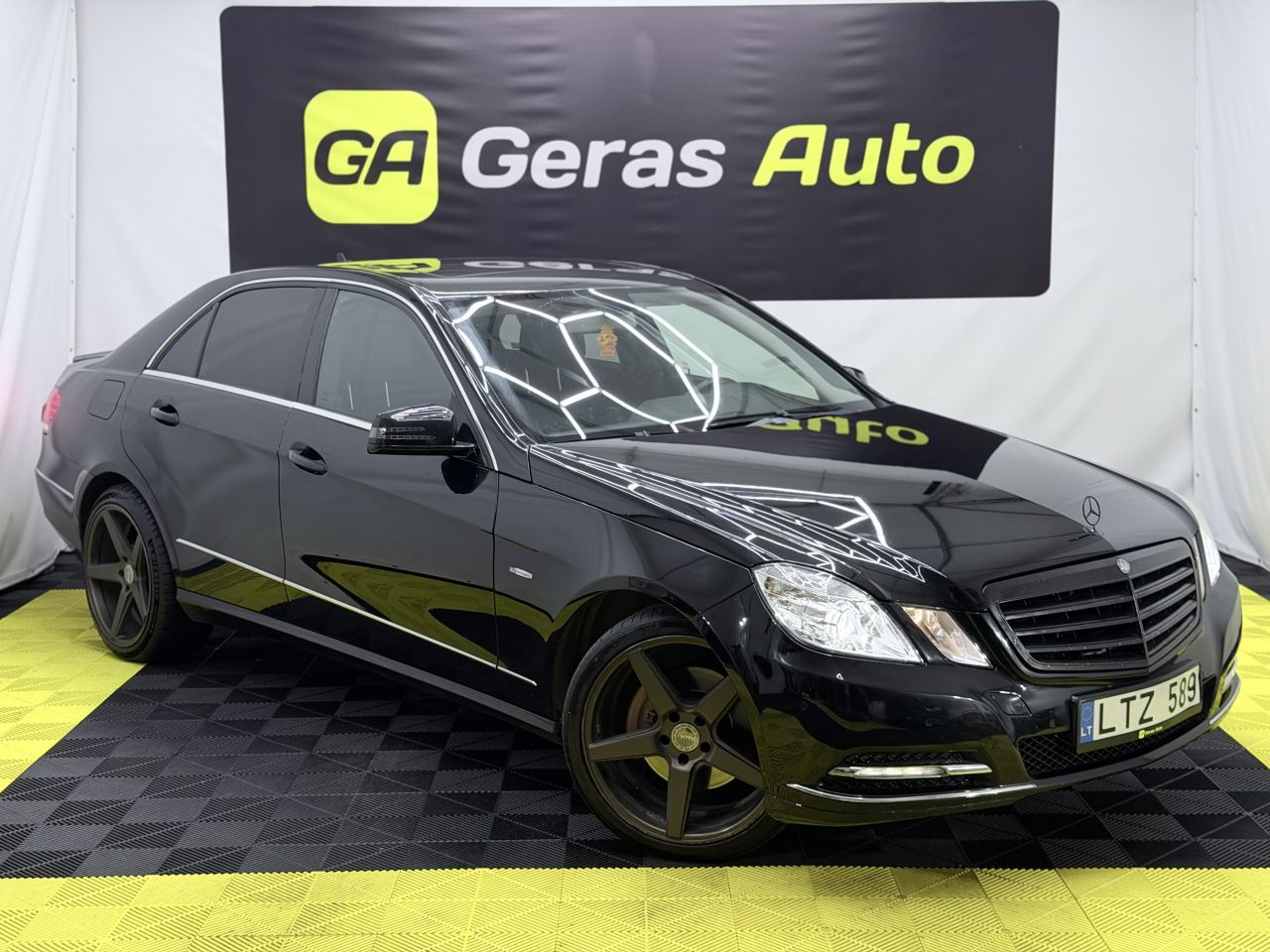 Mercedes-Benz E350 | 2