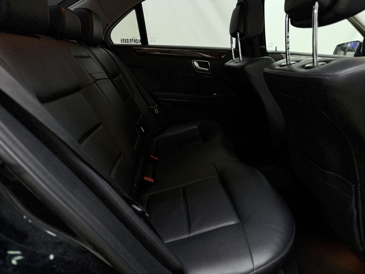 Mercedes-Benz E350 | 12