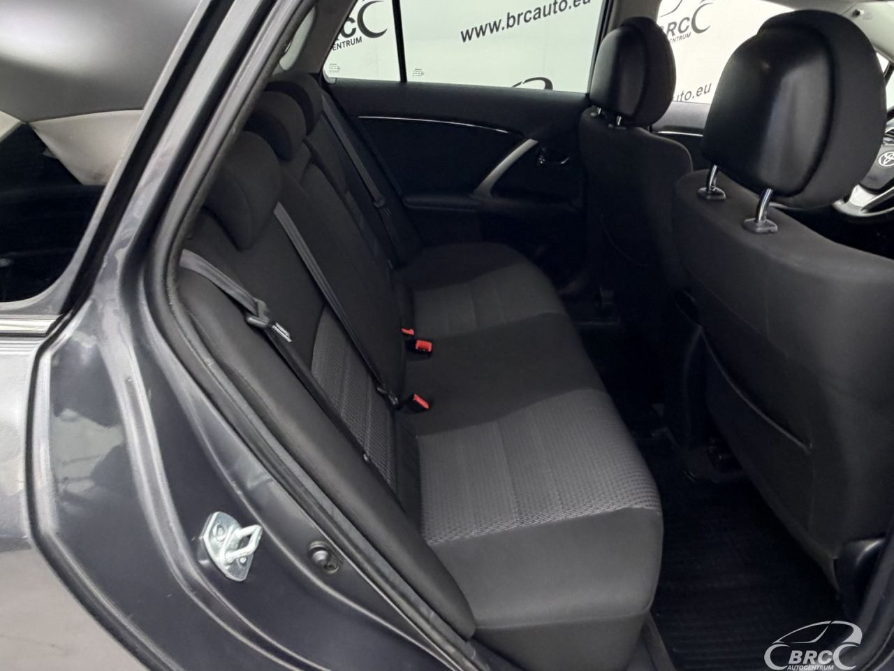 Toyota Avensis | 9
