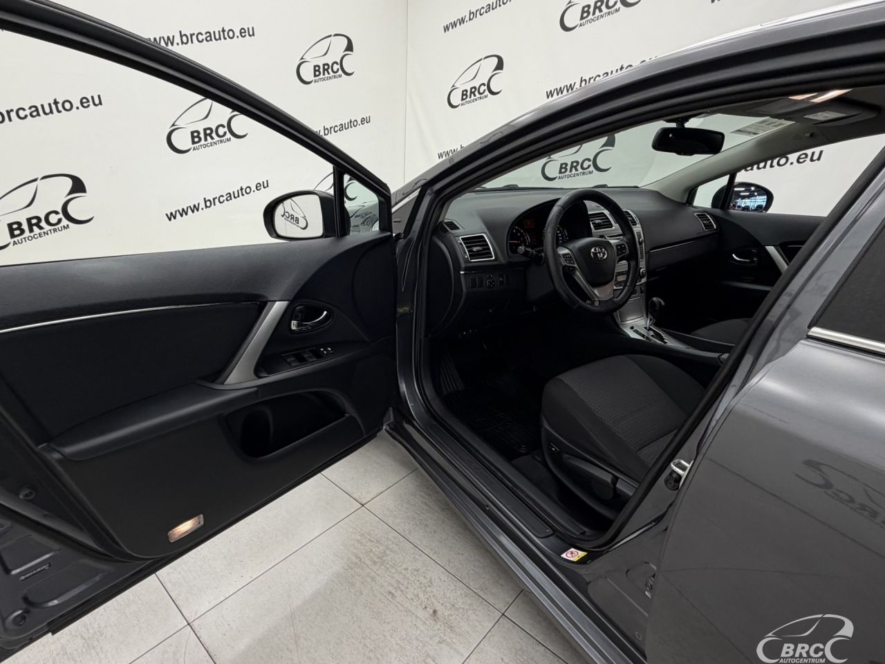 Toyota Avensis | 16