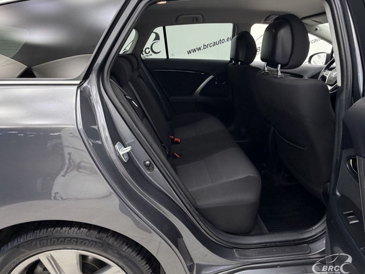 Toyota Avensis | 8