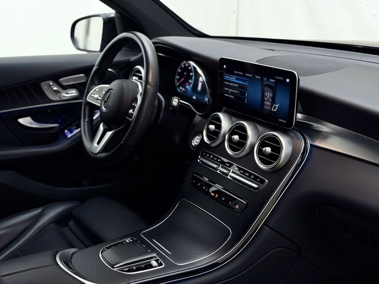 Mercedes-Benz GLC300 | 15