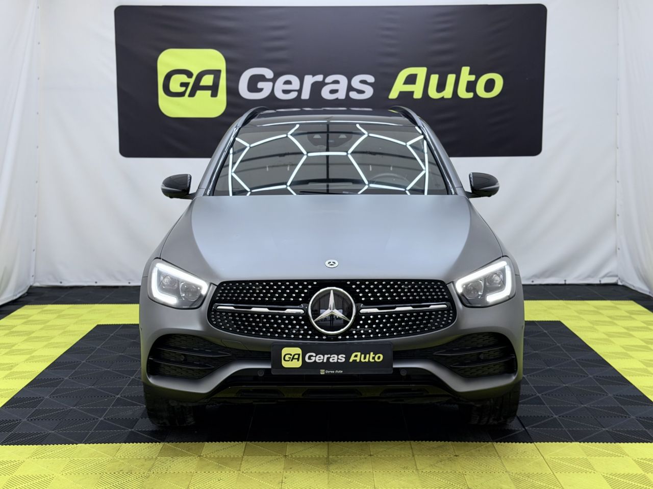 Mercedes-Benz GLC300 | 6