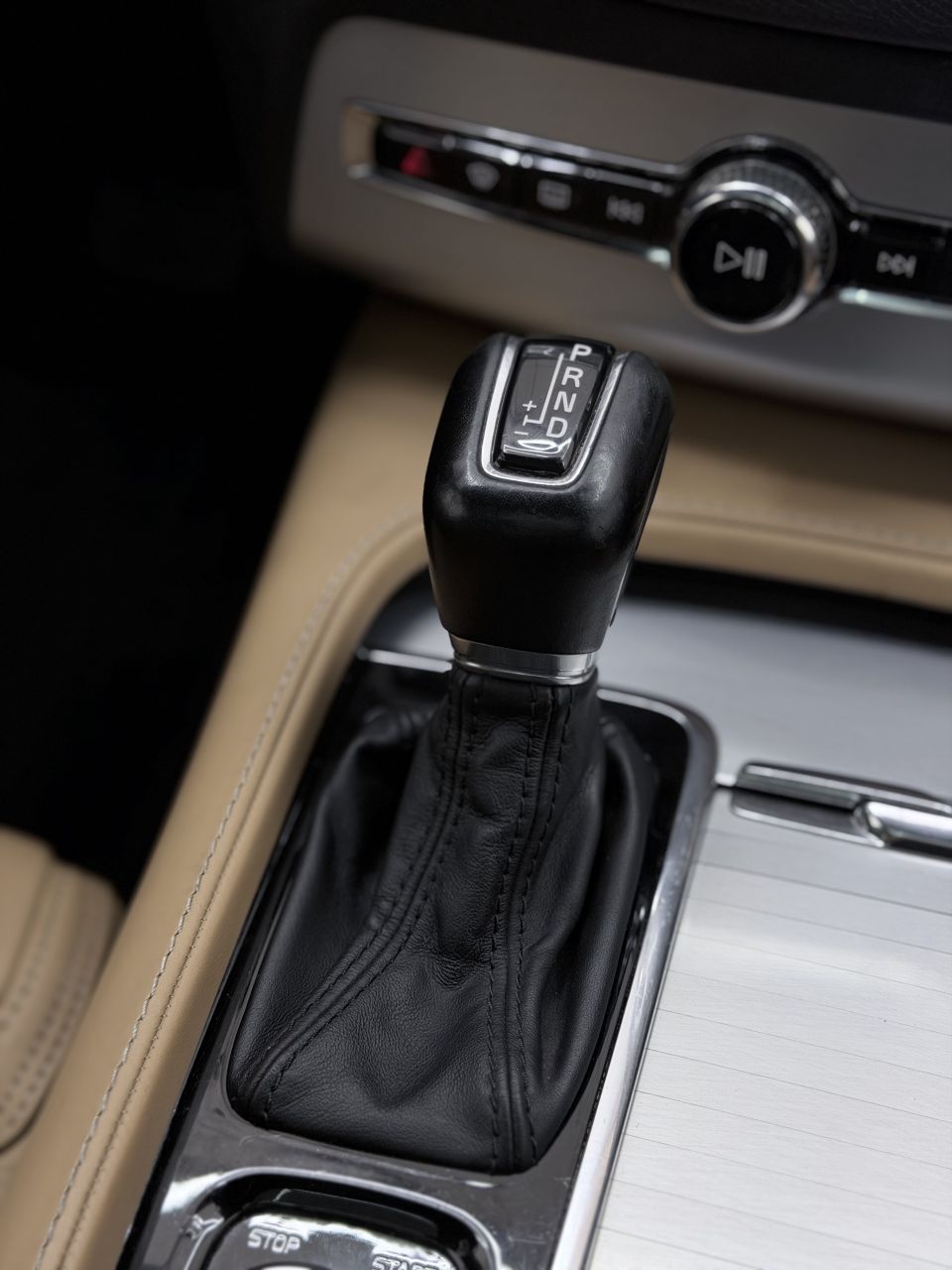 Volvo XC90 | 25