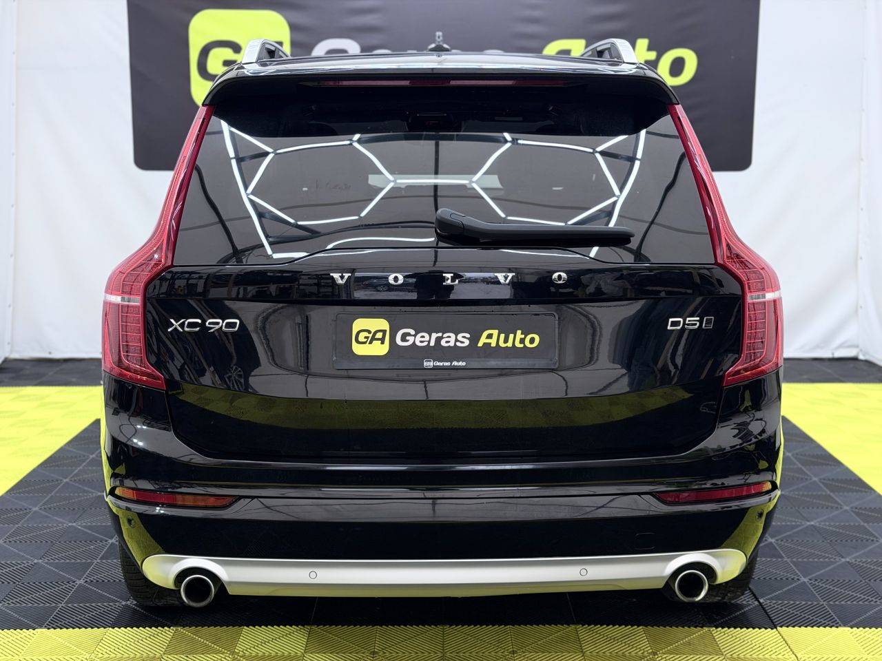 Volvo XC90 | 4