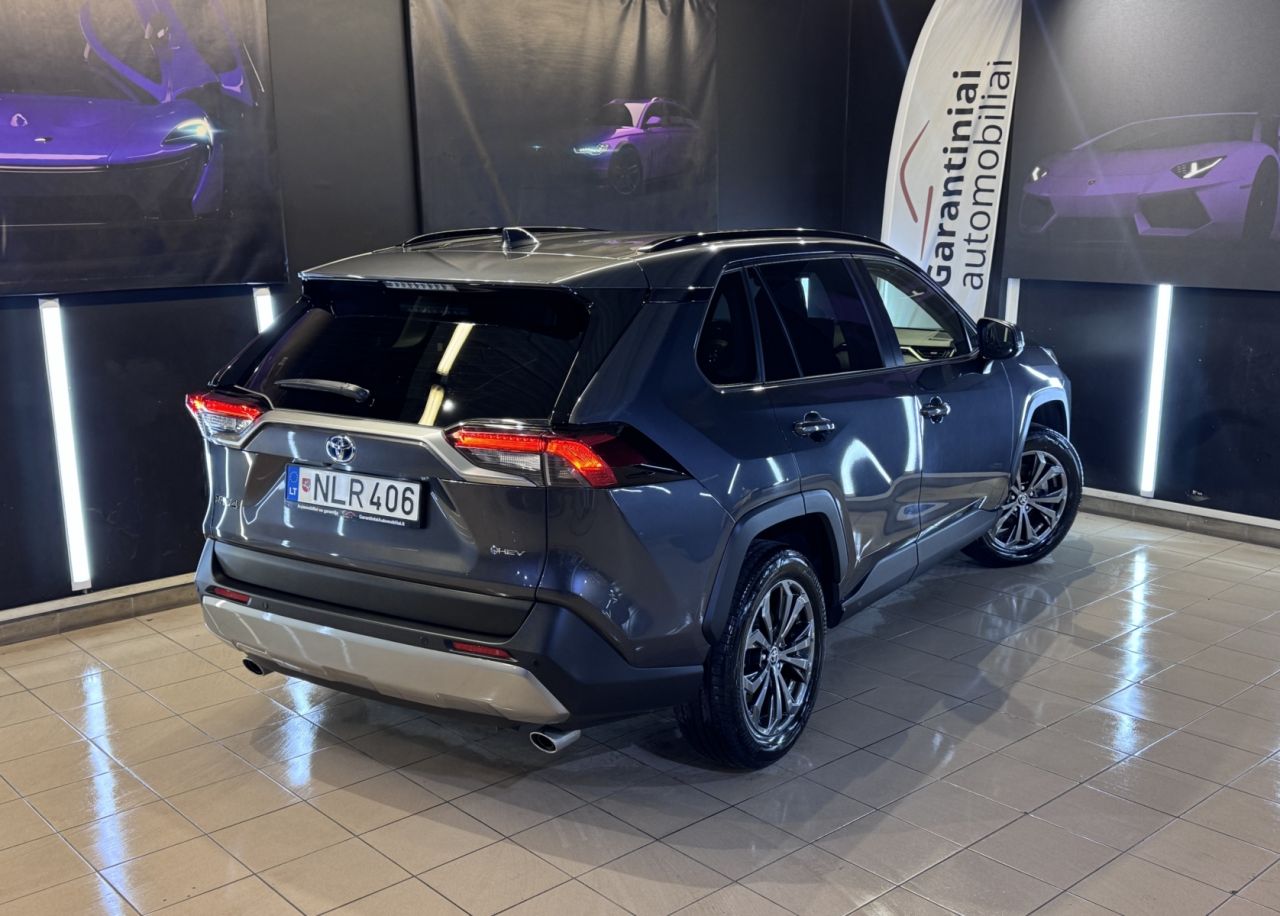 Toyota RAV4 | 1