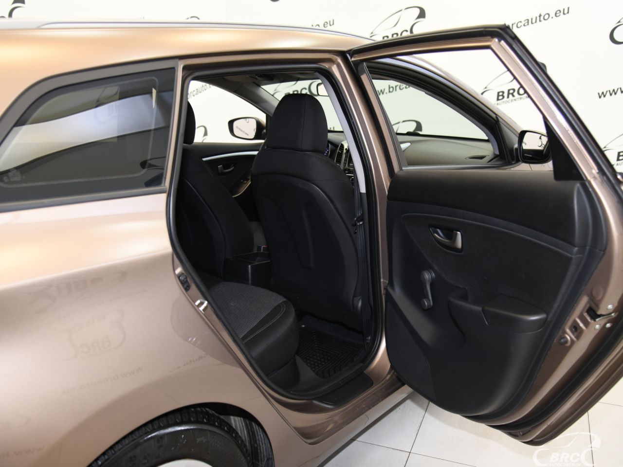 Hyundai i30 | 12