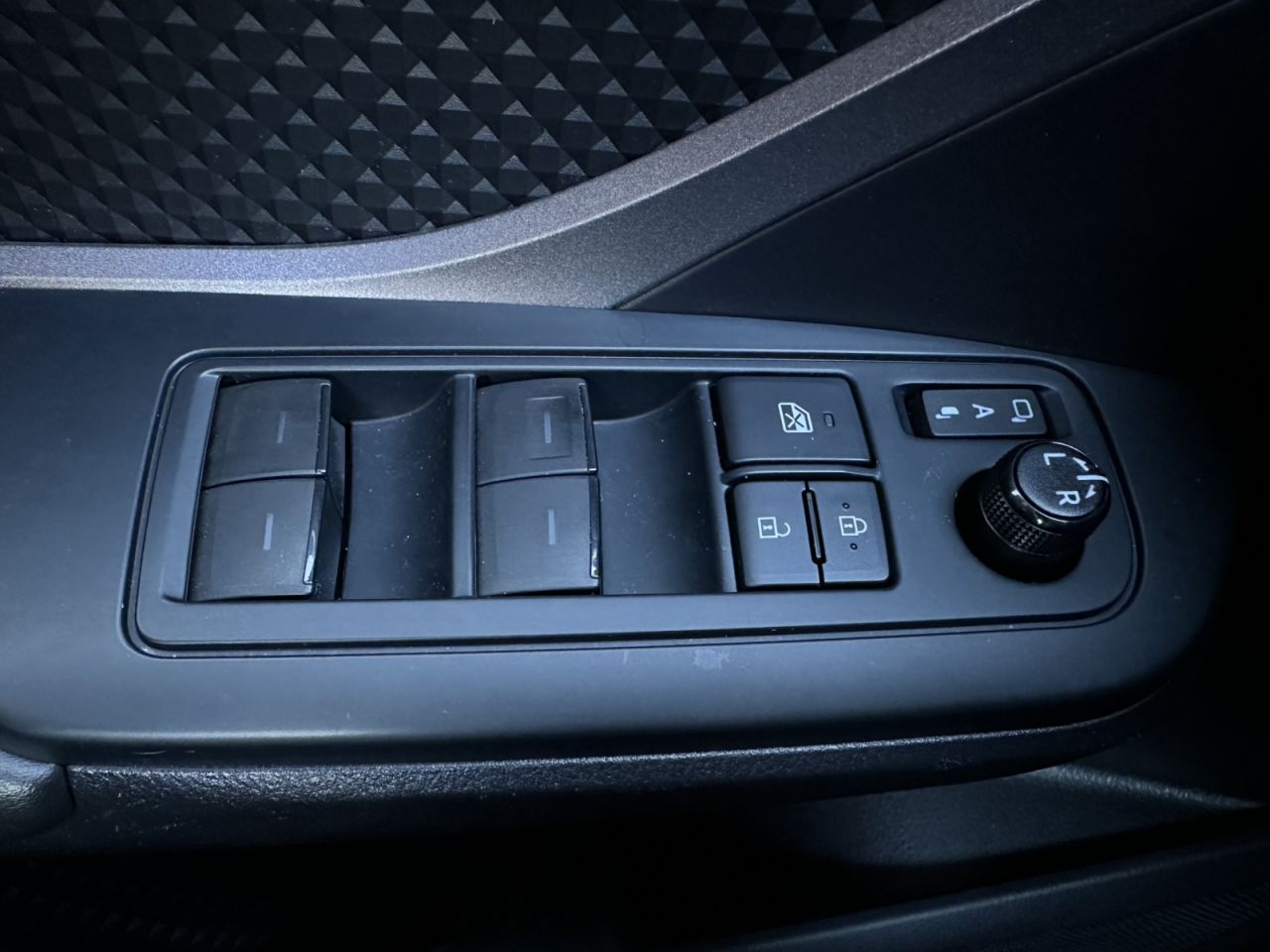 Toyota C-HR | 23